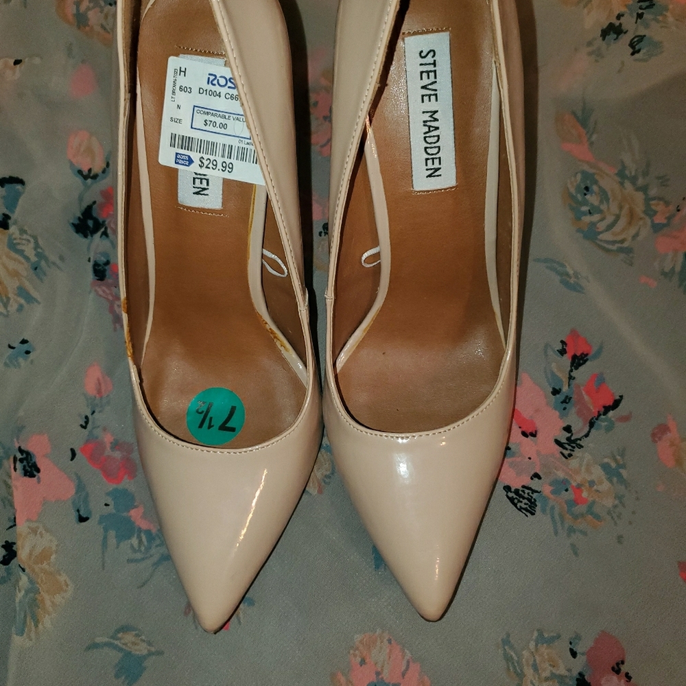 Steve Madden Nude Pump